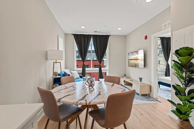 Building Photo - 916 N Delaware Ave