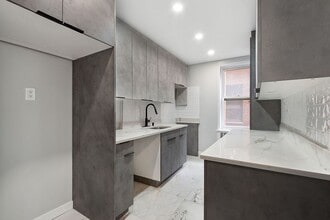 Building Photo - 205 W 95th St