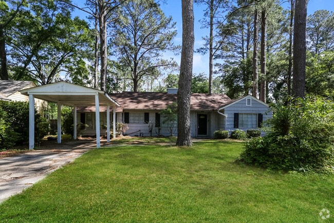 Building Photo - 216 Cedarhurst Dr