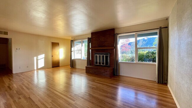 Foto del edificio - Classic San Luis 3 Bedroom 2 Bath House in Ferrini Heights