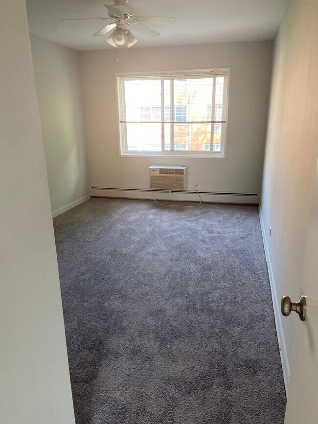 Foto del edificio - 8544 Niles Center Rd