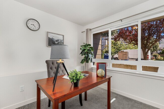 Foto del edificio - 6729 Mary Ave NW