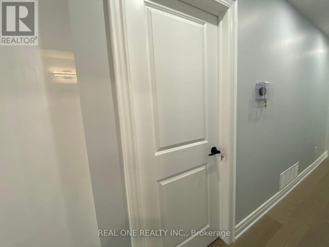 Building Photo - 1186 Shadeland Dr