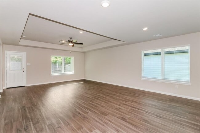 Building Photo - 5622 Briana Dee Dr