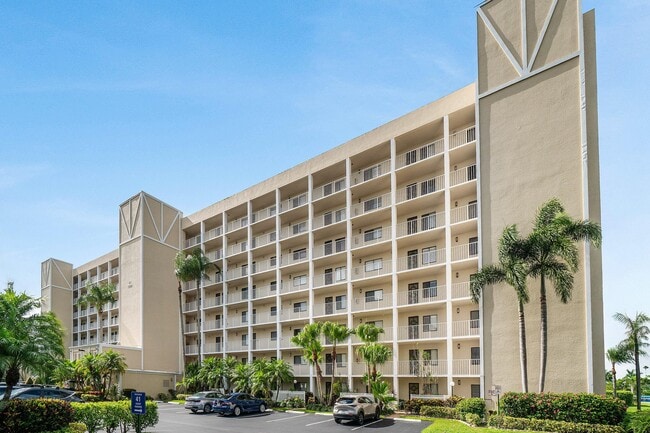 Building Photo - 7290 Kinghurst Dr