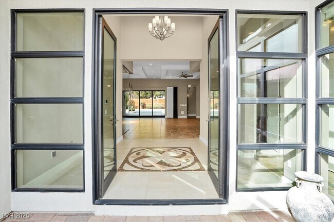 Building Photo - 32 Hunting Horn Dr