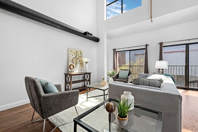 Building Photo - Top Level Condo in the Fire Clay Lofts in ...