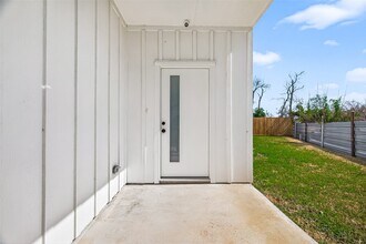 Building Photo - 5304 Lynnfield St