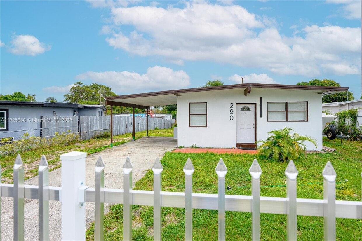 Primary Photo - 290 NW 29th Ave