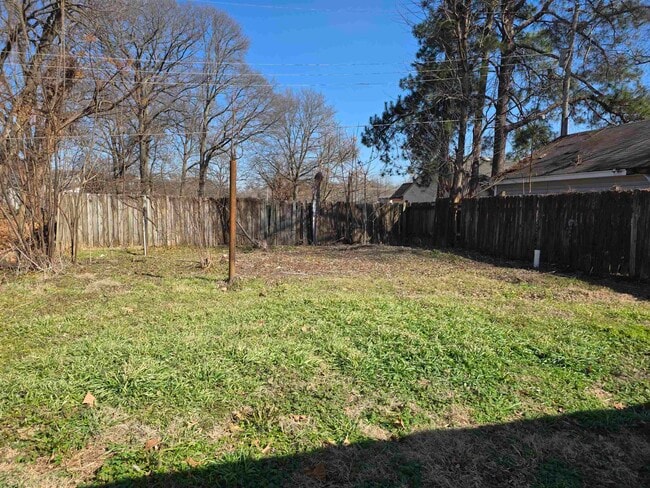 Building Photo - 96 Willow Dr