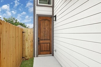 Building Photo - 7940 Angus St