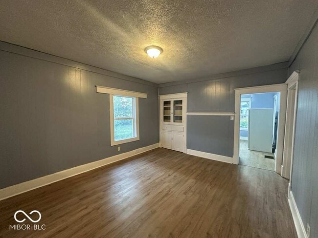 Building Photo - 1258 W 29th St