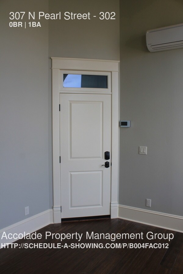 Building Photo - Luxury Downtown Living at the Kleinberg