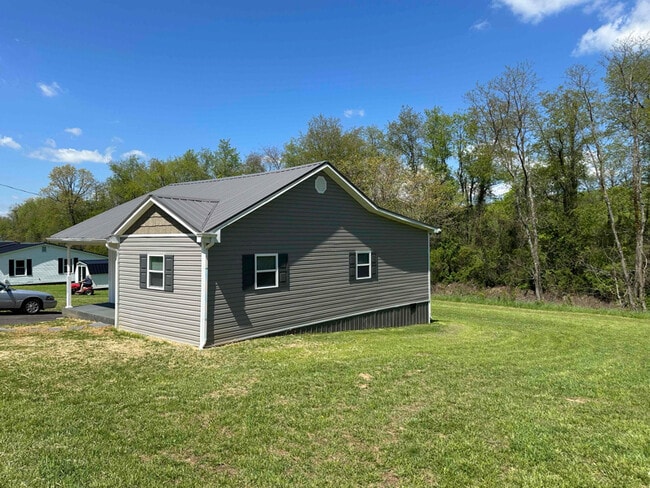 Building Photo - 30009 Hillman Hwy