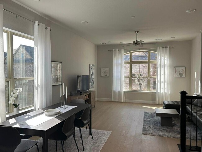 Foto del edificio - Furnished Townhome built in 2022