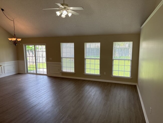 Building Photo - 99 Lancaster Way