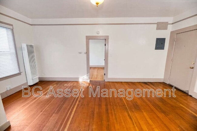 Building Photo - 639-D Carolina St