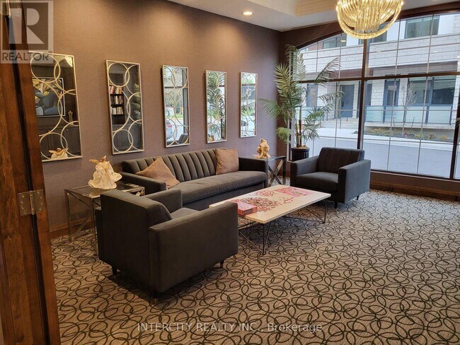 Photo du bâtiment - 205 Lakeshore Rd W