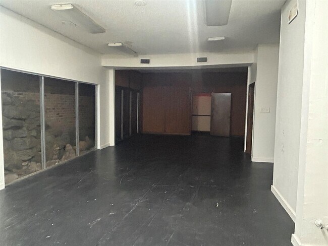 Foto del edificio - 7555 Morley St