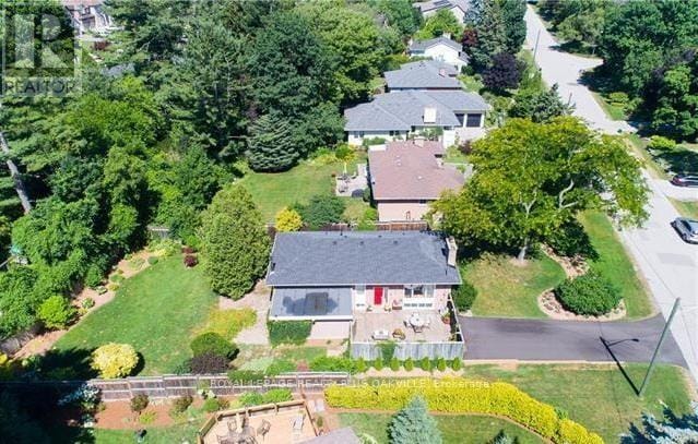 Building Photo - 186 Tweedsdale Crescent