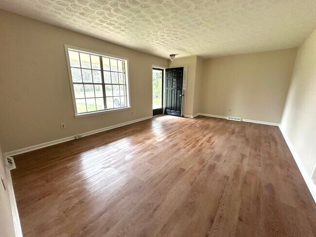 Foto del edificio - 3 Bedrooms, 2 Bathroom - House in North Rome!