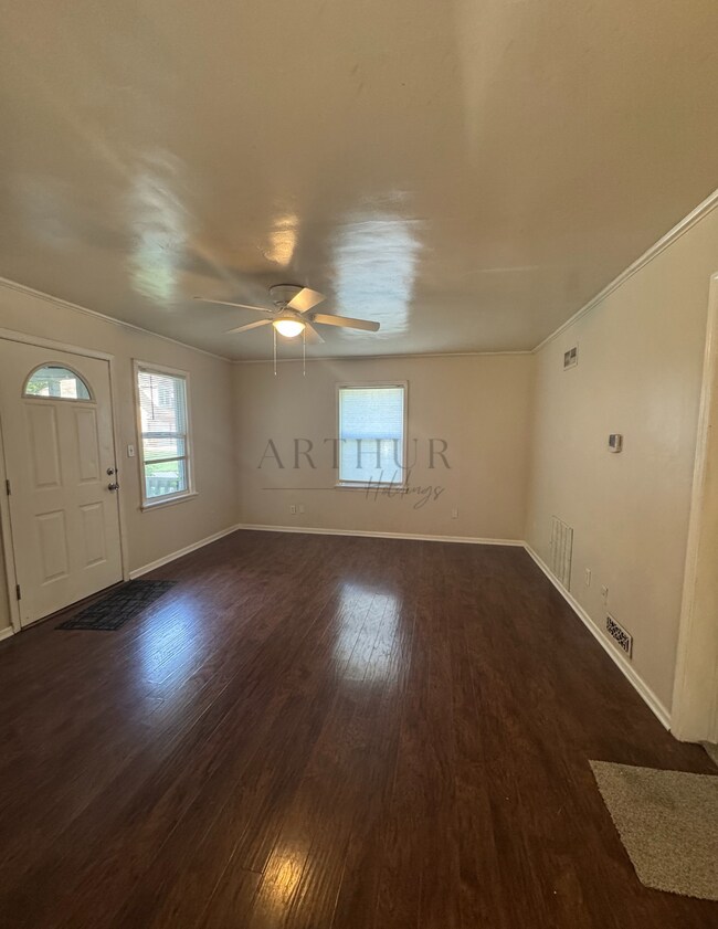 Foto del edificio - 815 N Ridge Ave