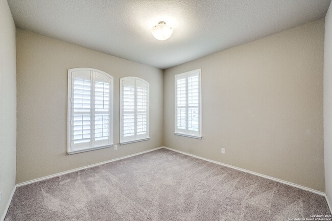 Building Photo - 3 Bedroom/2.5 Bath Remuda Ranch Subdivision