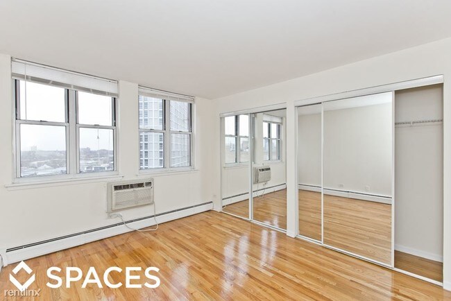 Foto del edificio - 6415 N Sheridan Rd