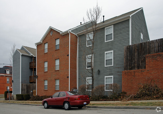 Foto del edificio - Highland Commons Apartments