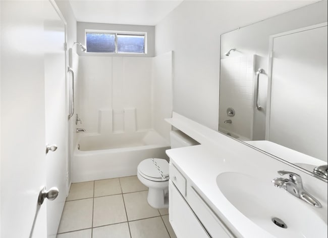 Building Photo - 12362 Highgate Ave