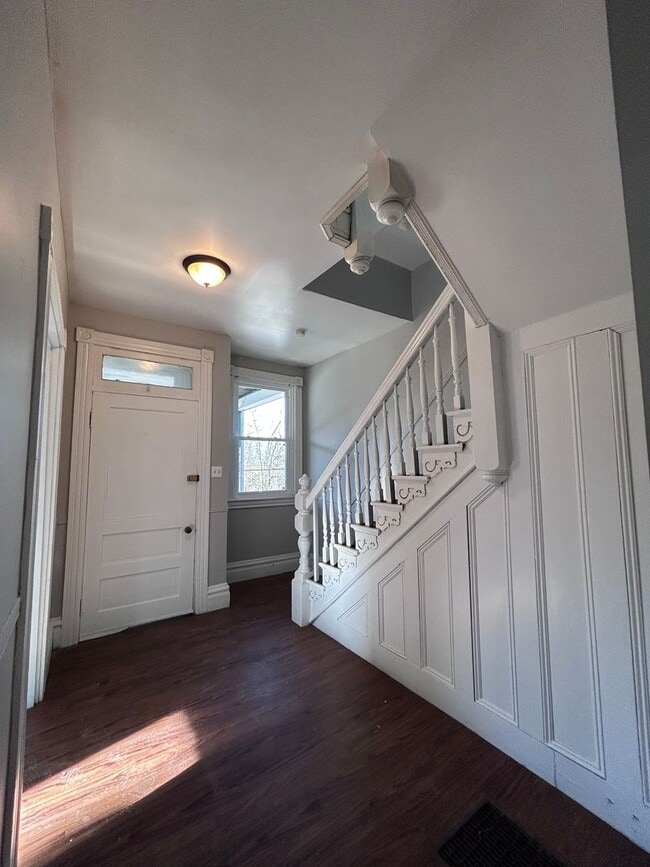 Building Photo - 3BR Single-Family Home + Office | Garage | Fresh Updates| Perrysville Avenue