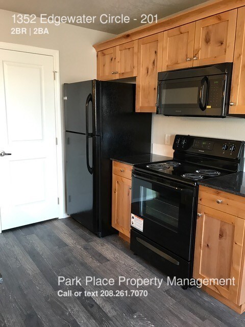 Building Photo - 1352 S Edgewater Cir