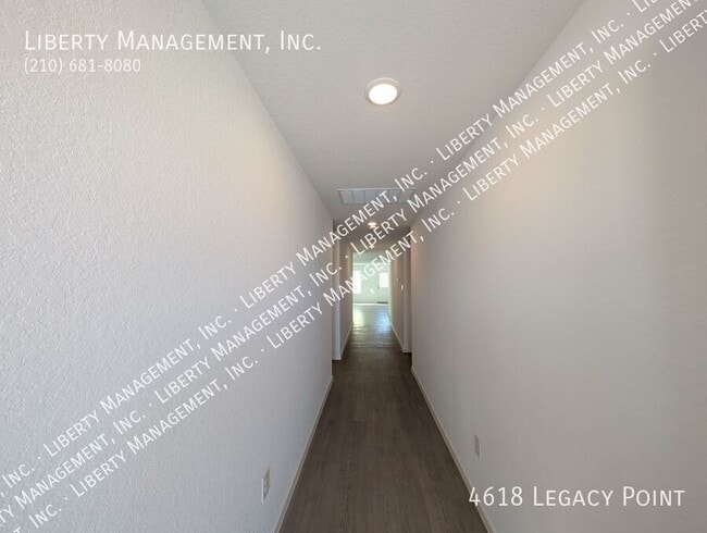 Foto del edificio - 4618 Legacy Pt