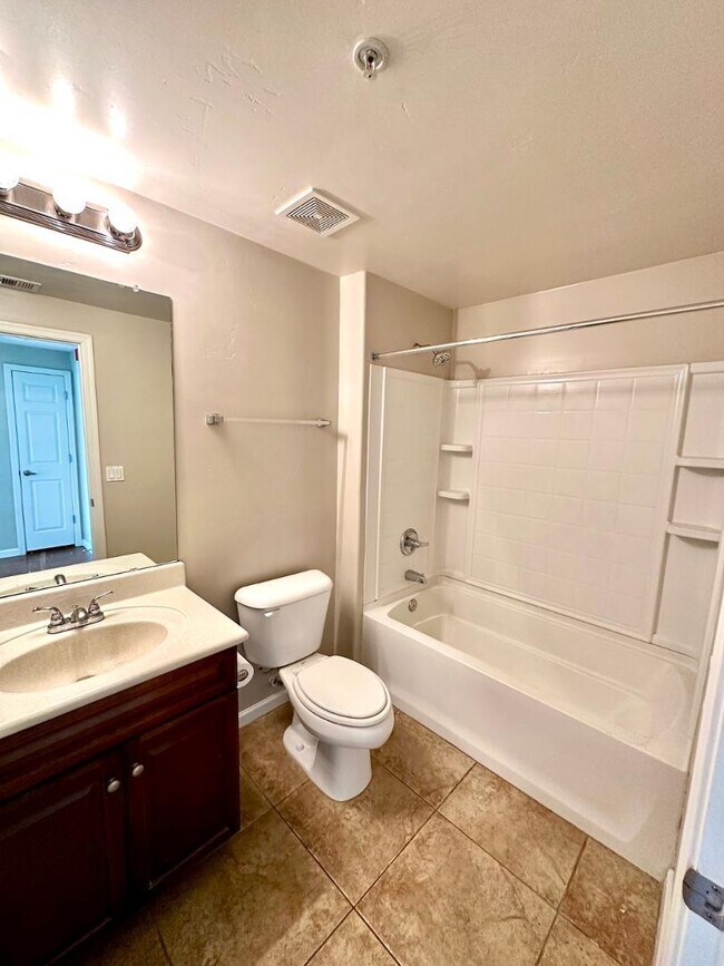 Building Photo - 1920 E Bell Rd