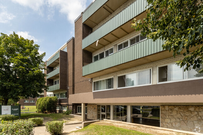 Photo du bâtiment - Jules Poitras Apartments