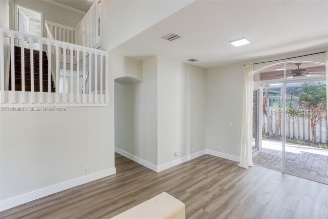 Foto del edificio - 3755 SW 50th St