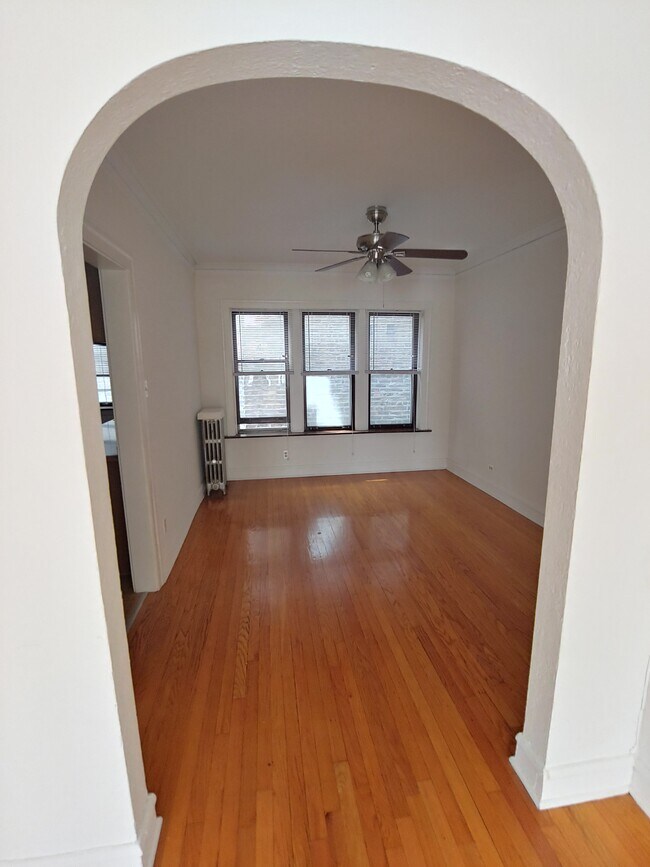 Foto del edificio - 1422 Thome W Ave