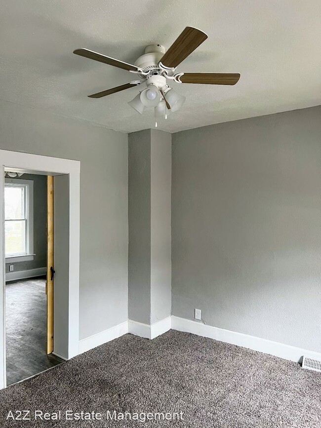 Building Photo - 3 br, 1 bath House - 1033 W 6th Street