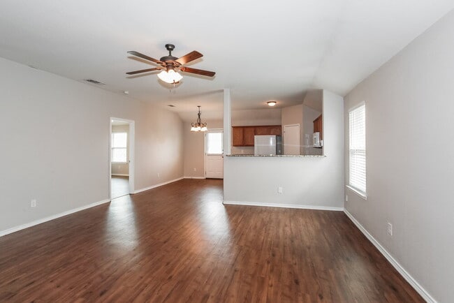 Building Photo - 4020 Tarpon Springs Dr