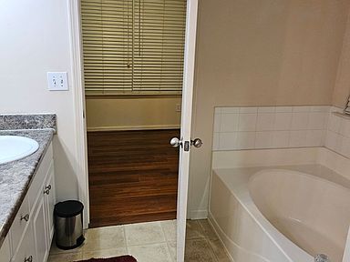 Foto del edificio - 45 Trelawney Keep