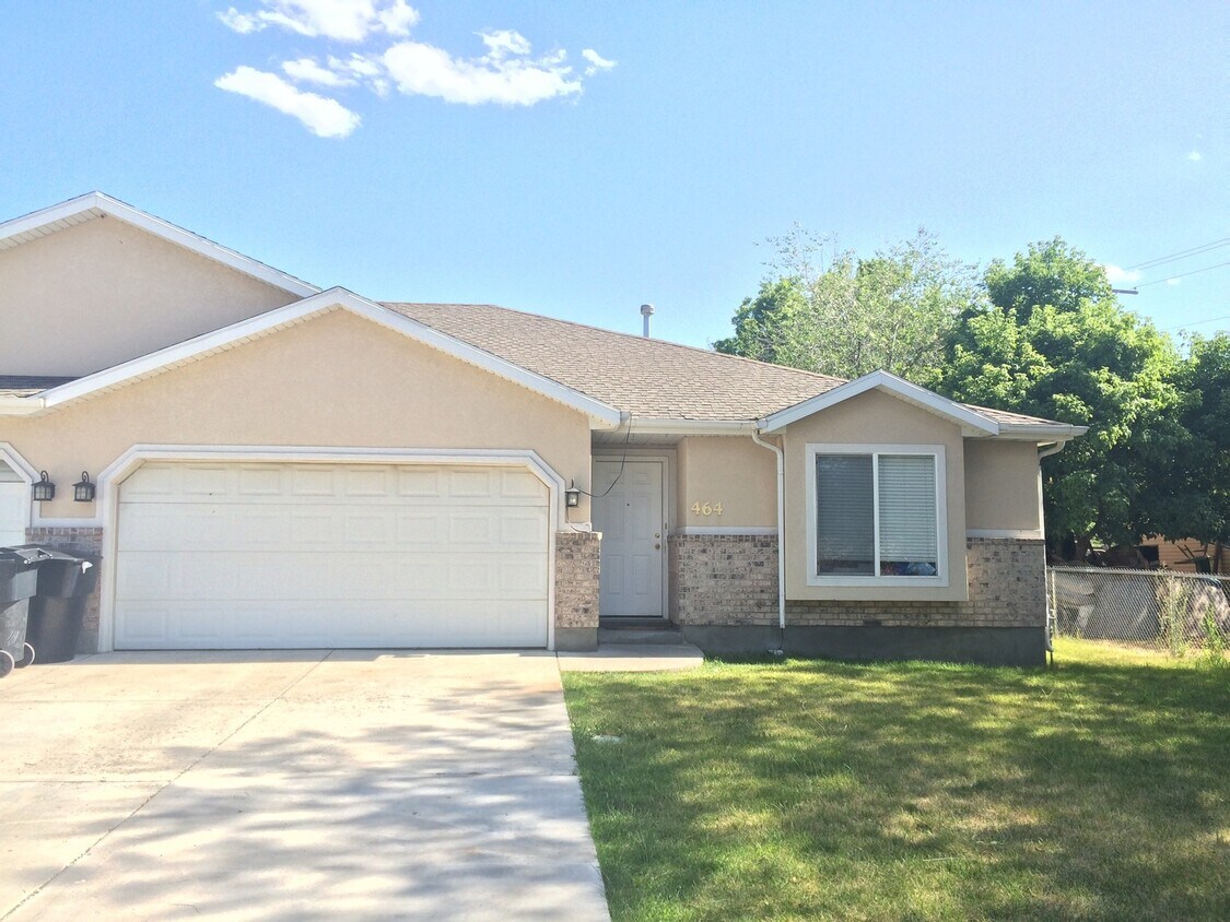 Primary Photo - Springville Duplex