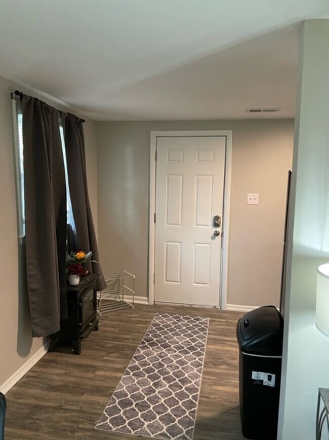 Foto del edificio - 1906 Gordon St