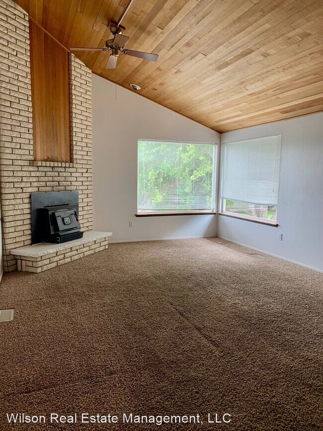 Foto del edificio - 3 br, 2 bath House - 6805 Alpine Way
