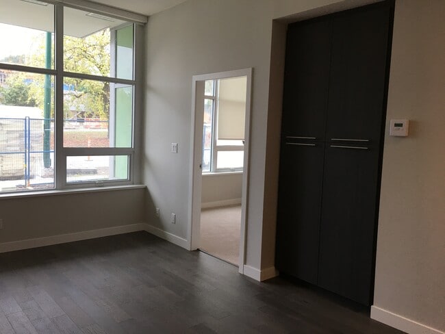 Building Photo - 4963-4963 Cambie St