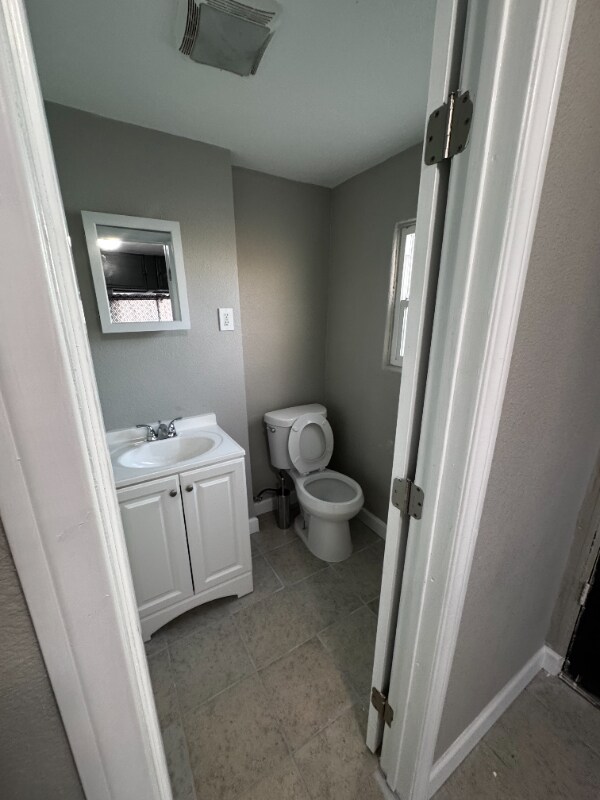 Foto del edificio - 16828 E St