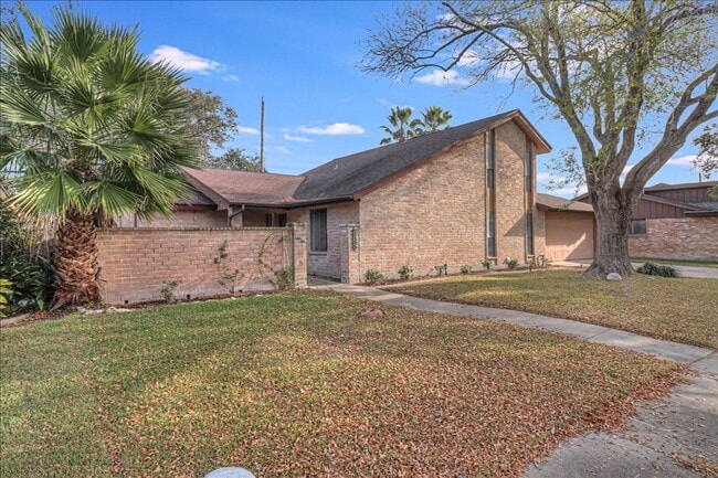 Building Photo - 5518 Sarazen Dr