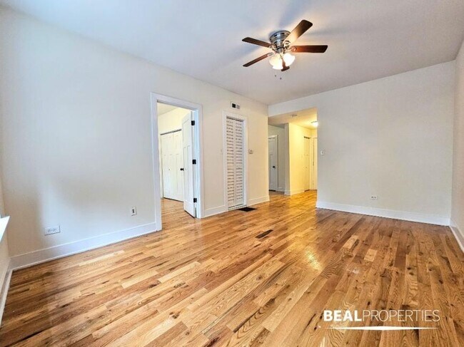 Foto del edificio - 2 bedroom in CHICAGO IL 60613