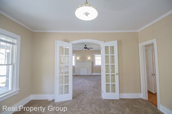 Building Photo - 4 br, 2 bath House - 1502 Rosemary Ln