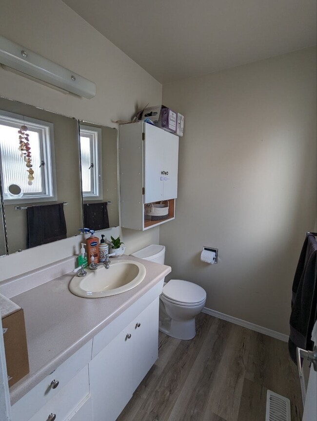 Building Photo - 681-300-681 Vedder Crescent