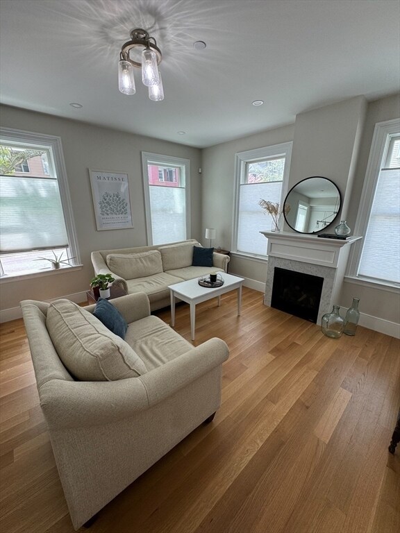 Foto del edificio - 742 E 8th St
